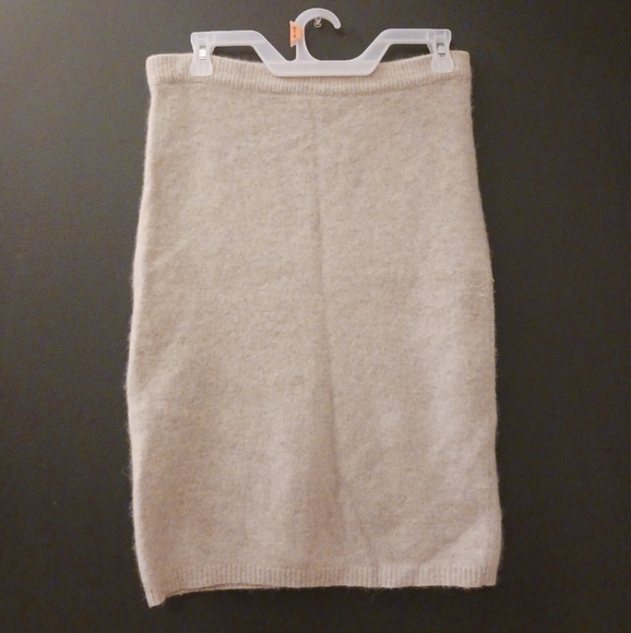 Diversity small tan women's pencil skirt - Picture 1 of 3